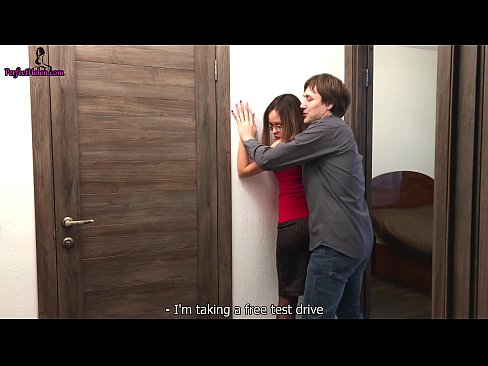 ❤️ Sekserja seksi ngre në mënyrë sensuale pidhin dhe qiset ndërsa shet apartamentin e saj - Krempai Seks cilësor tek ne ﹏